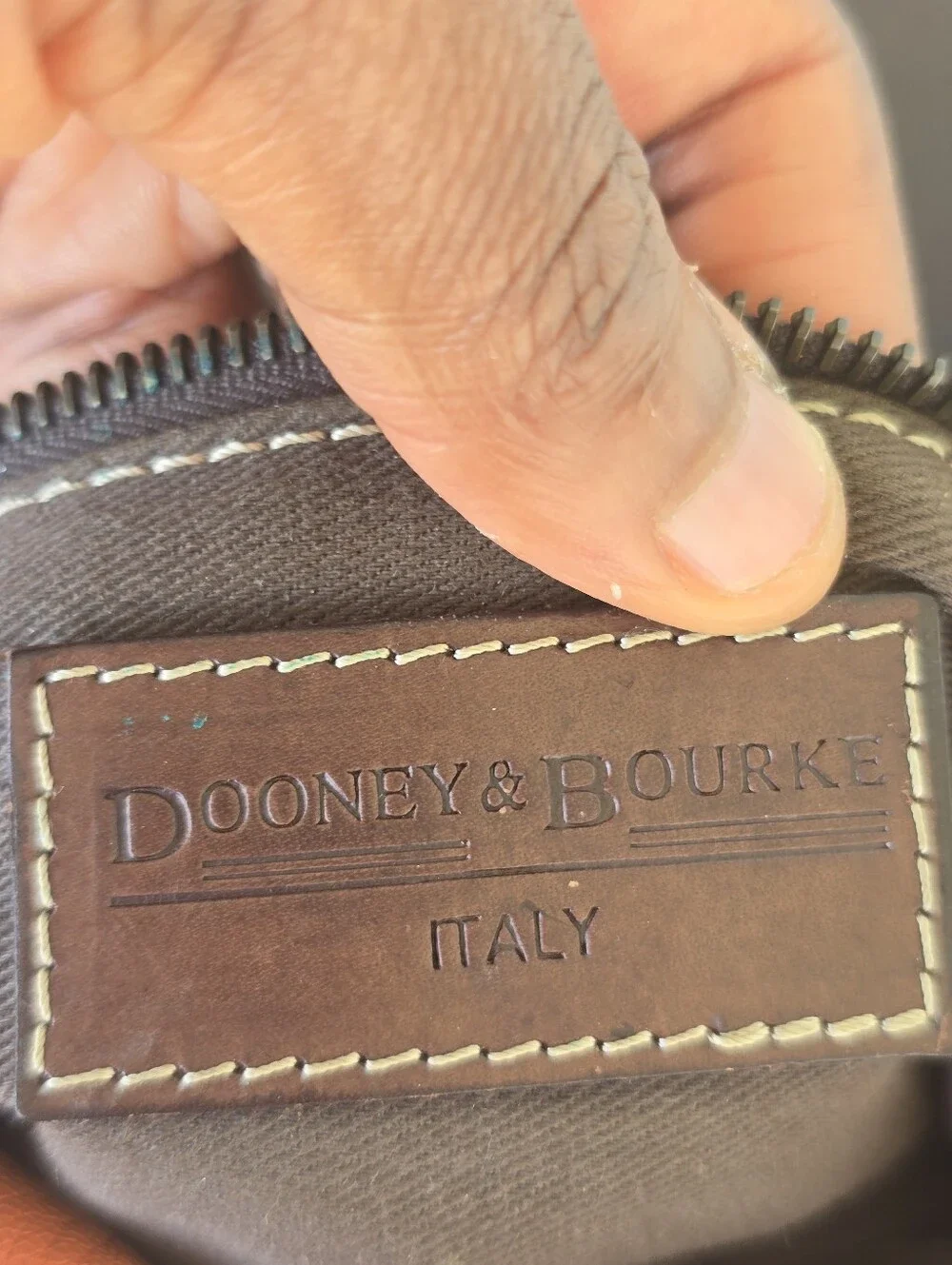 Dooney & Bourke Italy Leather Crossbody Messenger Bag Vintage Old Money Y2k